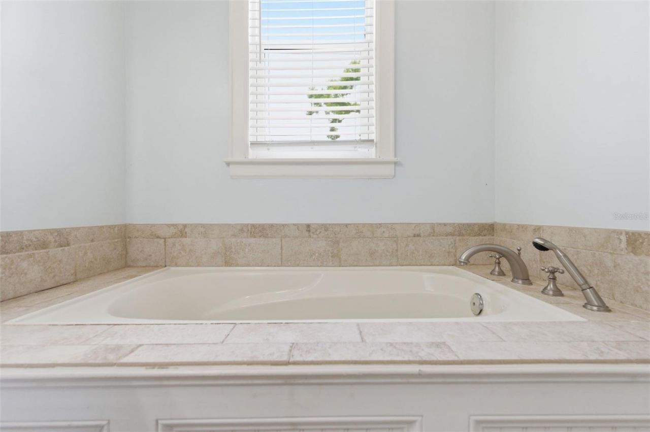 555 18th Avenue Ne, Saint Petersburg, FL 33704 Photo