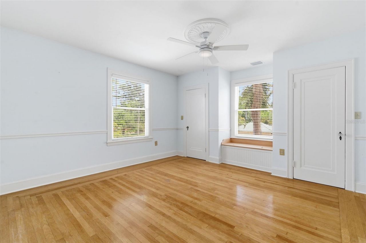 555 18th Avenue Ne, Saint Petersburg, FL 33704 Photo
