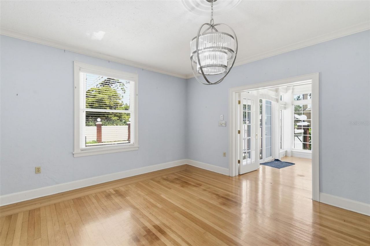 555 18th Avenue Ne, Saint Petersburg, FL 33704 Photo