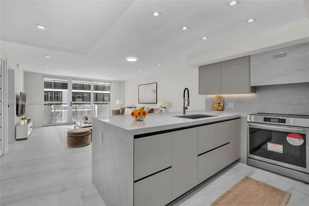 9499 Collins Ave , Unit 1009, Surfside, FL 33154 Photo