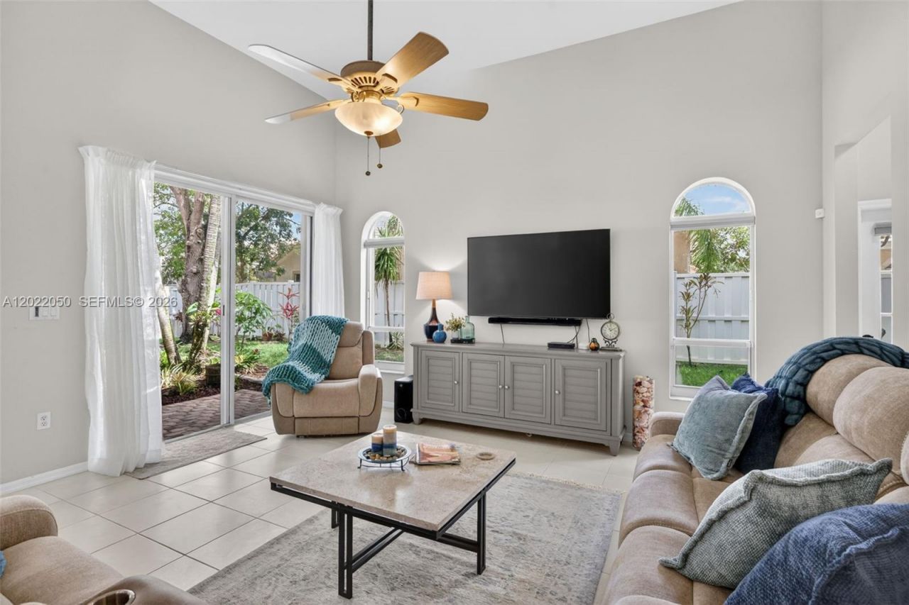 13775 NW 20th St, Pembroke Pines, FL 33028 Photo