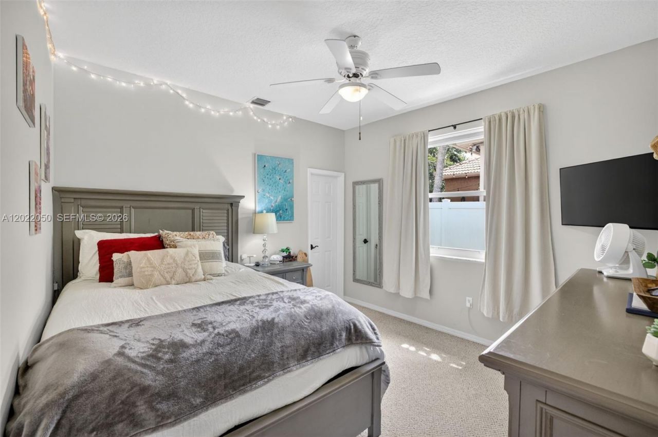 13775 NW 20th St, Pembroke Pines, FL 33028 Photo
