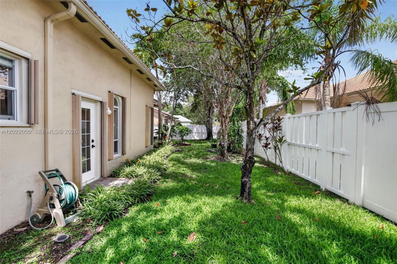 13775 NW 20th St, Pembroke Pines, FL 33028 Photo