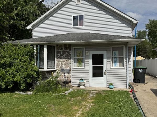 41 N Michigan Avenue, Hobart, IN 46342