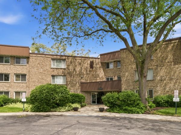 2600 Brookwood Way Drive, Unit 114, Rolling Meadows, IL 60008