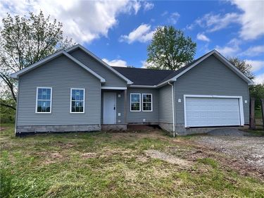 3 Lynwood Drive, Lyndonville, NY 14098