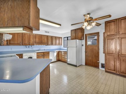 1460 Upton Way, Sparks, NV 89431 Photo