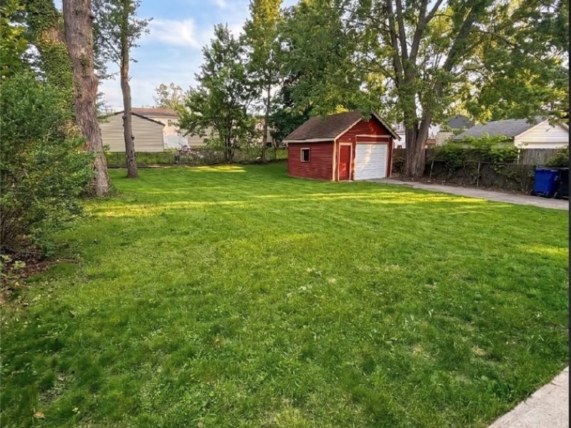 3922 Brookside Boulevard, Cleveland, OH 44111 Photo 18