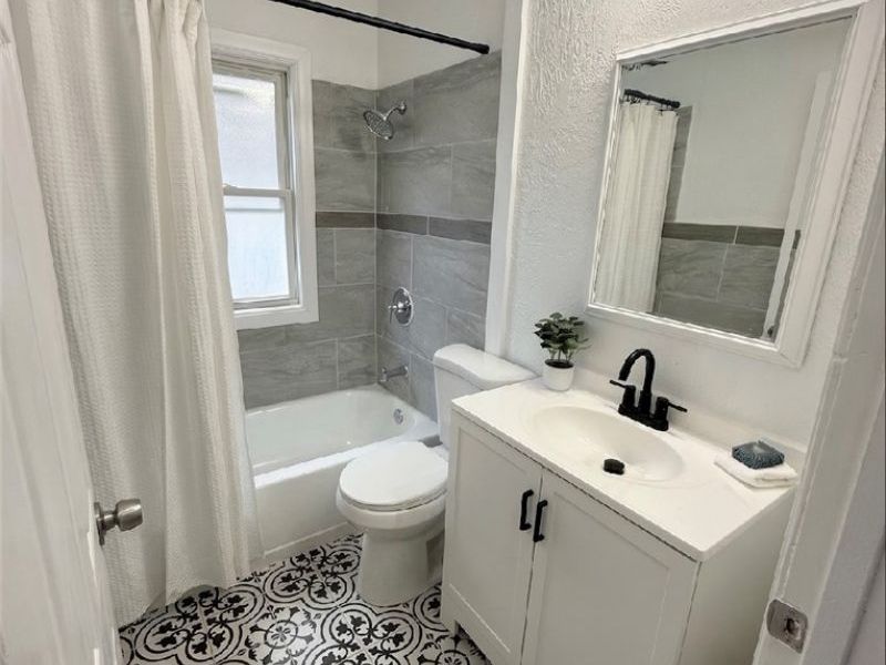 3922 Brookside Boulevard, Cleveland, OH 44111 Photo 7