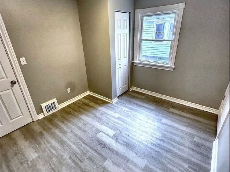 3922 Brookside Boulevard, Cleveland, OH 44111 Photo 9