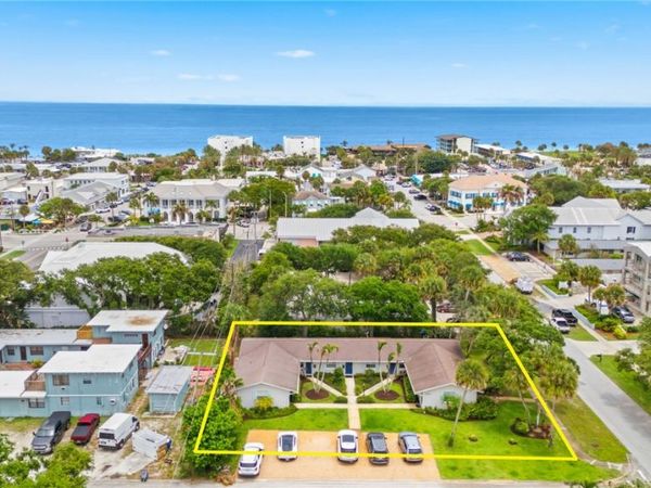 3200 Eagle Drive , Vero Beach, FL 32963
