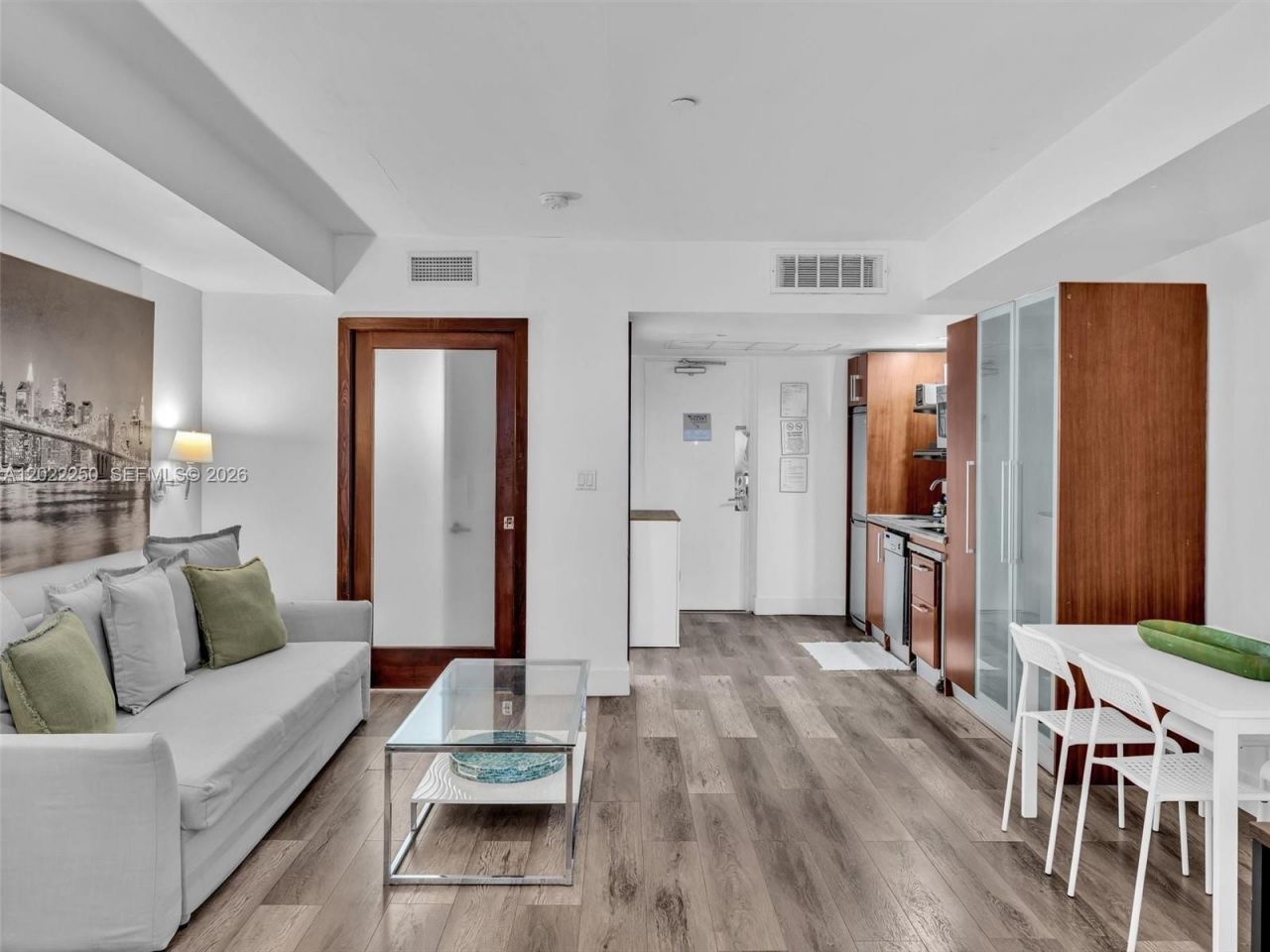 1052 Ocean Dr , Unit C203, Miami Beach, FL 33139 Photo