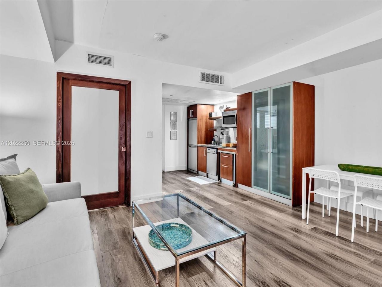 1052 Ocean Dr , Unit C203, Miami Beach, FL 33139 Photo