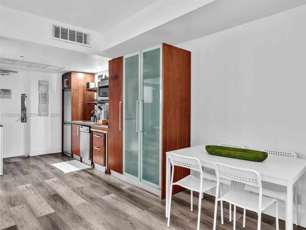 1052 Ocean Dr , Unit C203, Miami Beach, FL 33139 Photo