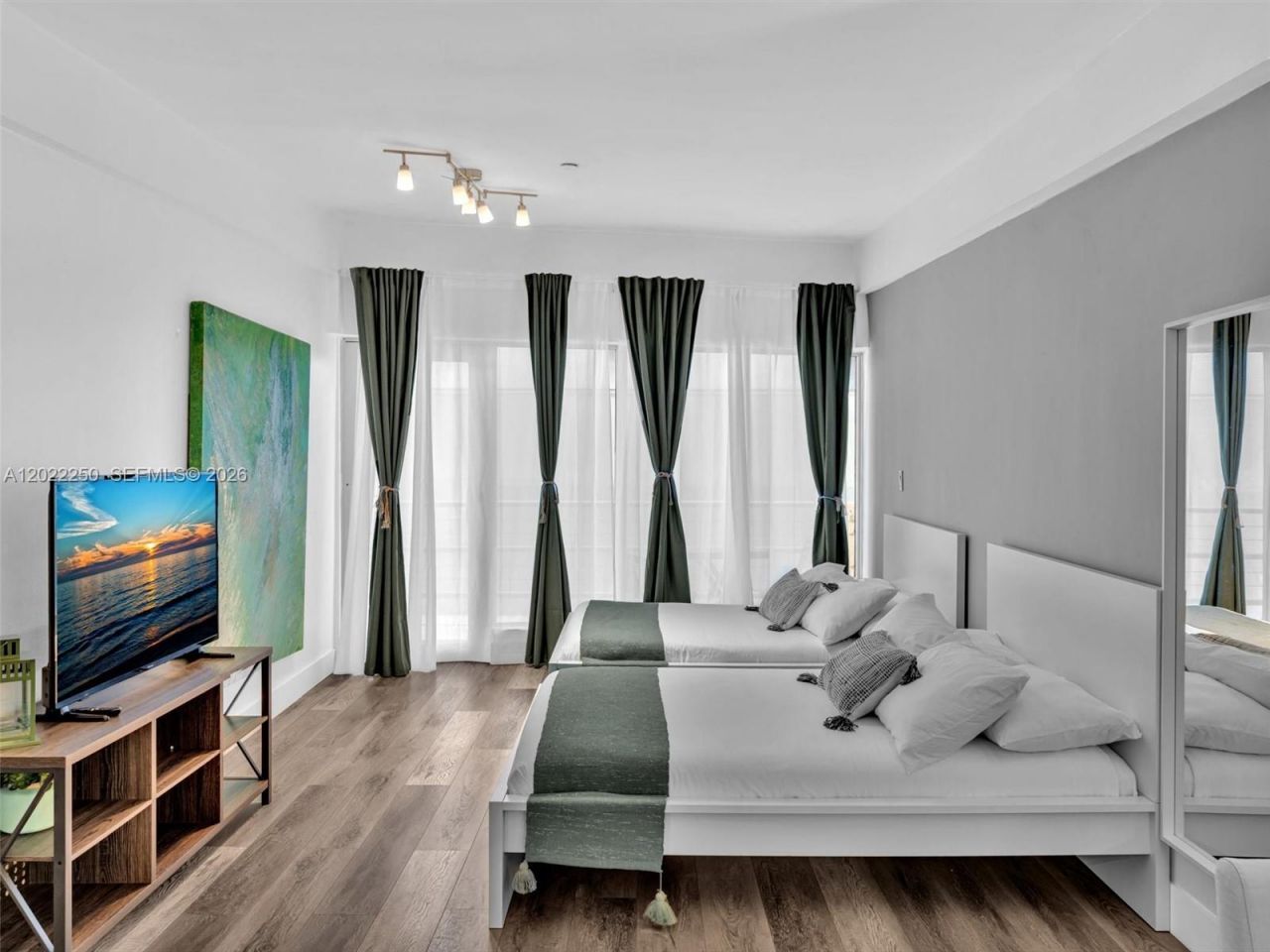 1052 Ocean Dr , Unit C203, Miami Beach, FL 33139 Photo