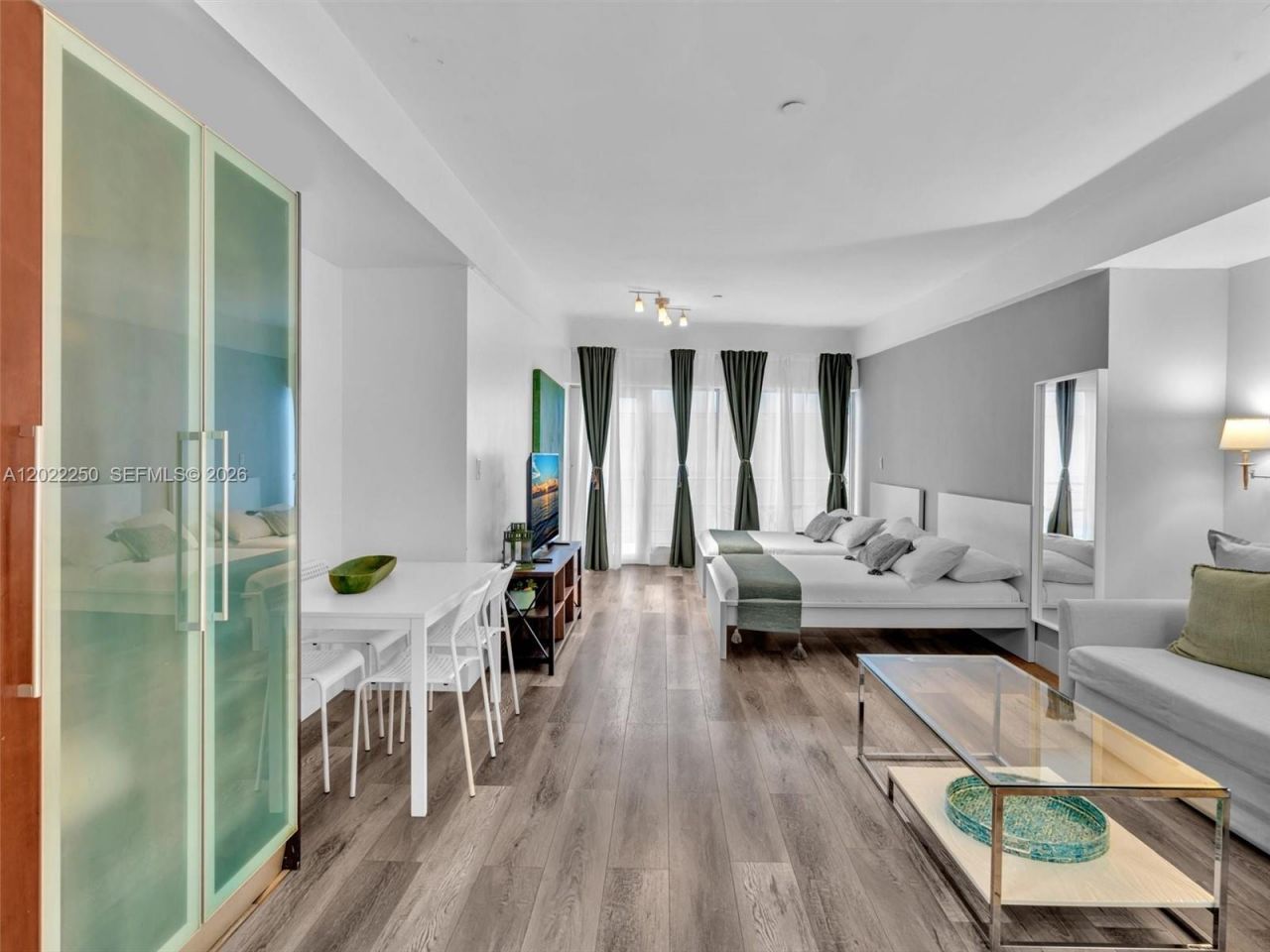 1052 Ocean Dr , Unit C203, Miami Beach, FL 33139 Photo