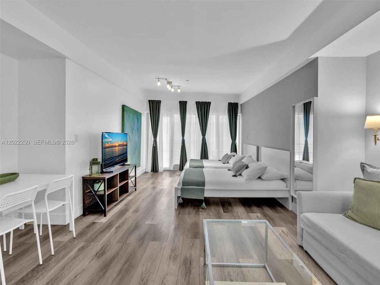 1052 Ocean Dr , Unit C203, Miami Beach, FL 33139 Photo