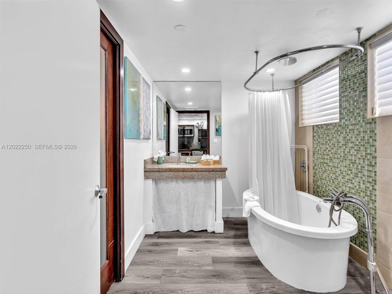 1052 Ocean Dr , Unit C203, Miami Beach, FL 33139 Photo
