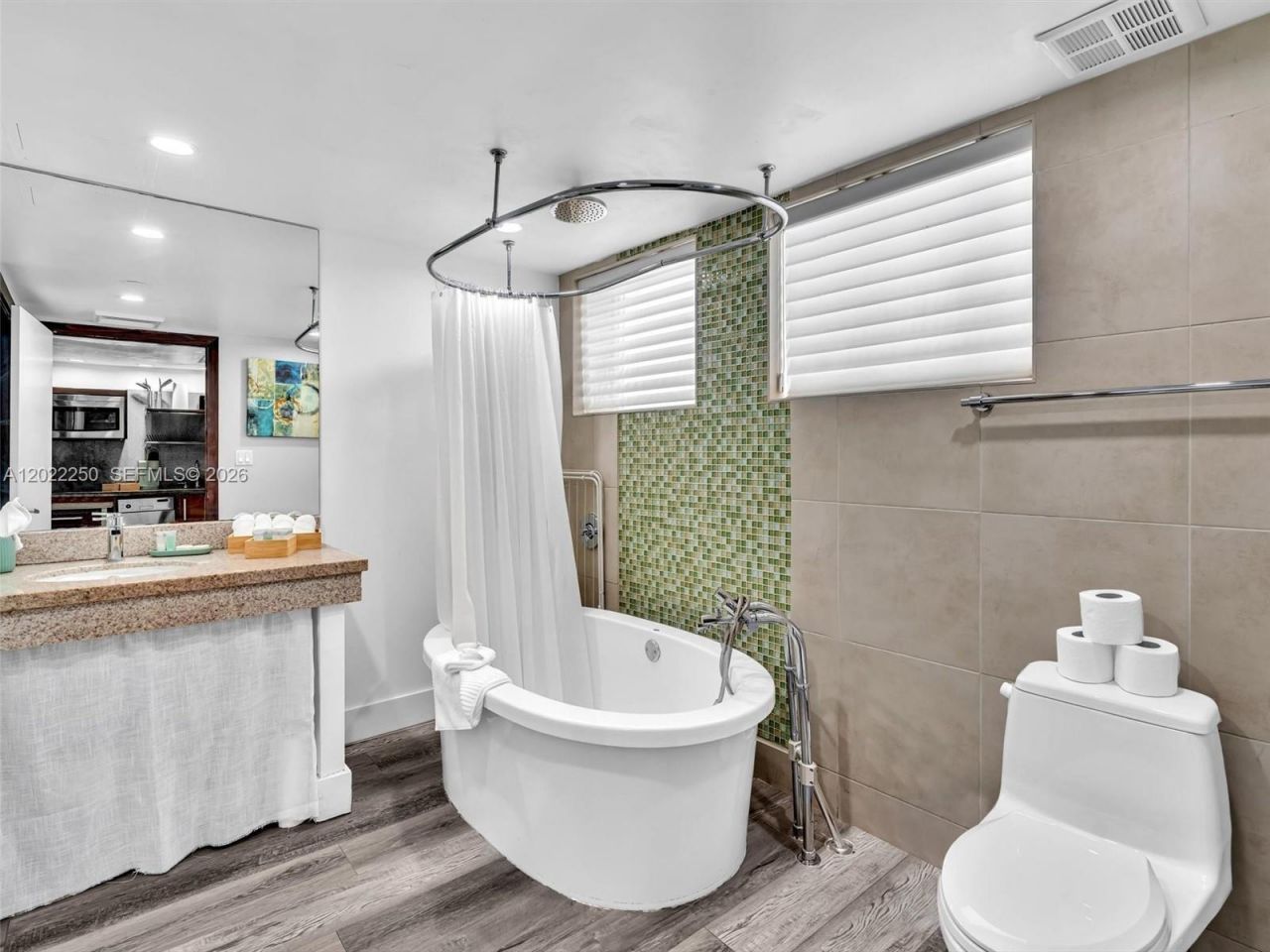 1052 Ocean Dr , Unit C203, Miami Beach, FL 33139 Photo