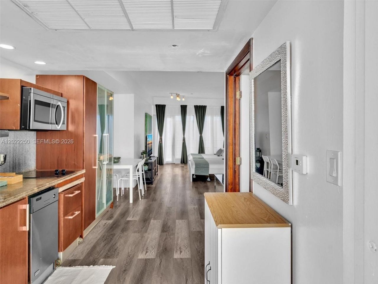 1052 Ocean Dr , Unit C203, Miami Beach, FL 33139 Photo