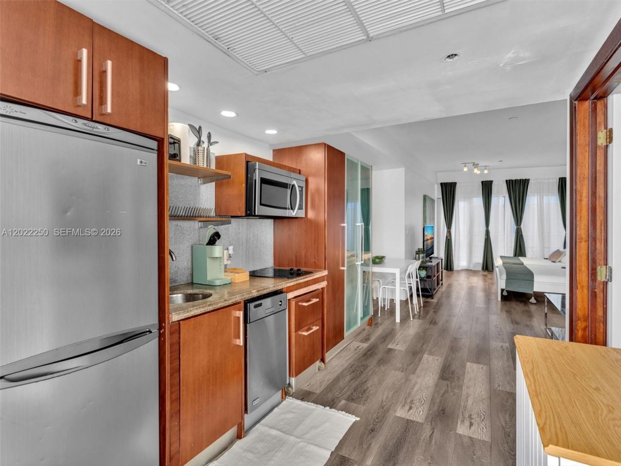 1052 Ocean Dr , Unit C203, Miami Beach, FL 33139 Photo