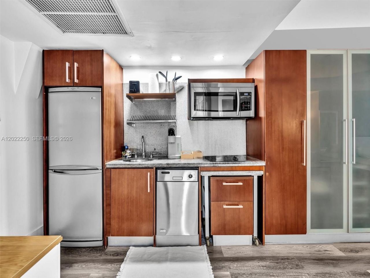 1052 Ocean Dr , Unit C203, Miami Beach, FL 33139 Photo