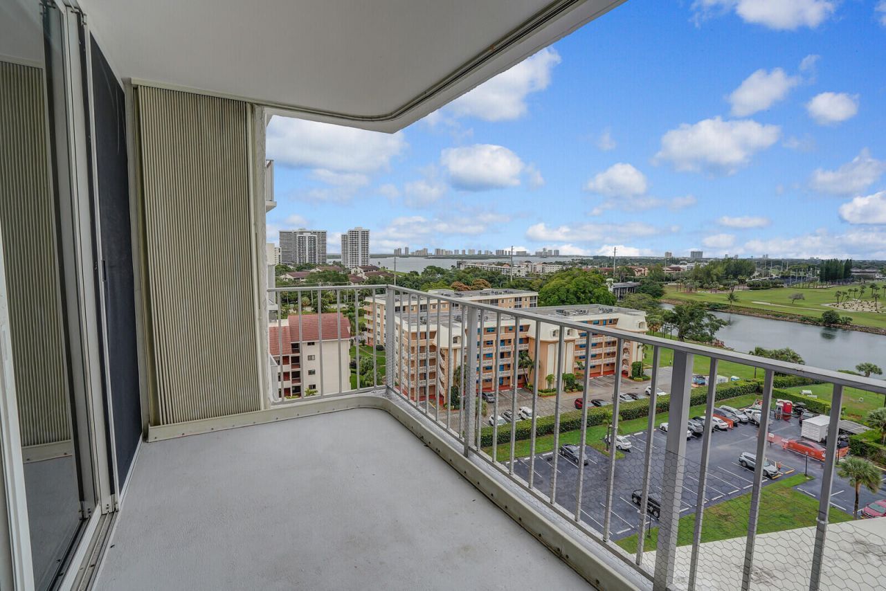 336 Golfview Road, Unit 1115, North Palm Beach, FL 33408 Photo