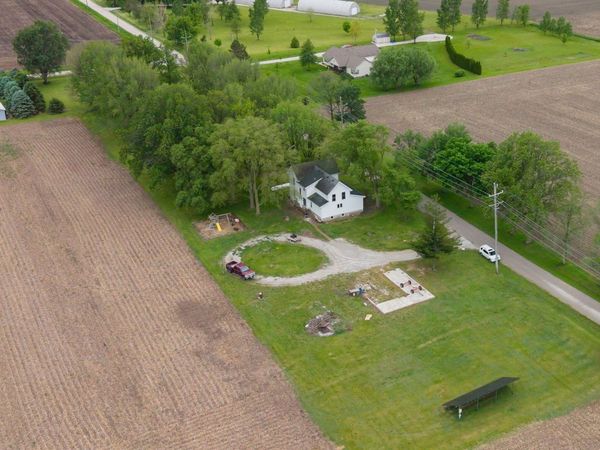 12610 N 1900 East Road , Fairbury, IL 61739