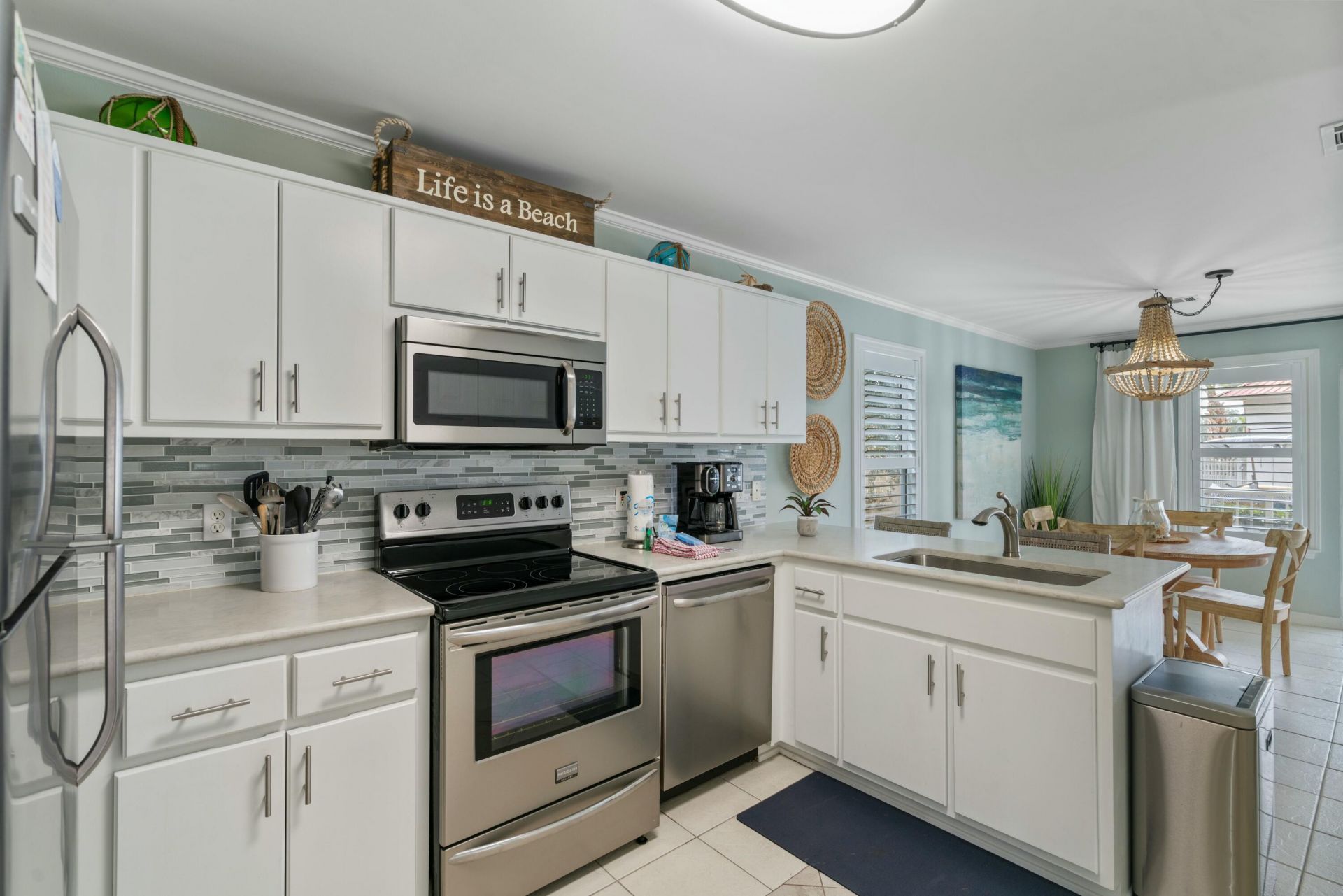 05番 SEAVIEW Seaview, , FL Homes for Sale and Real Estate - Beachy Beach Real
