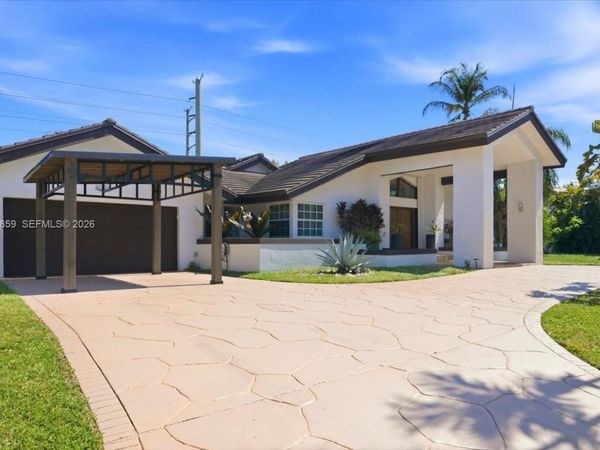 9665 SW 136th St, Miami, FL 33176