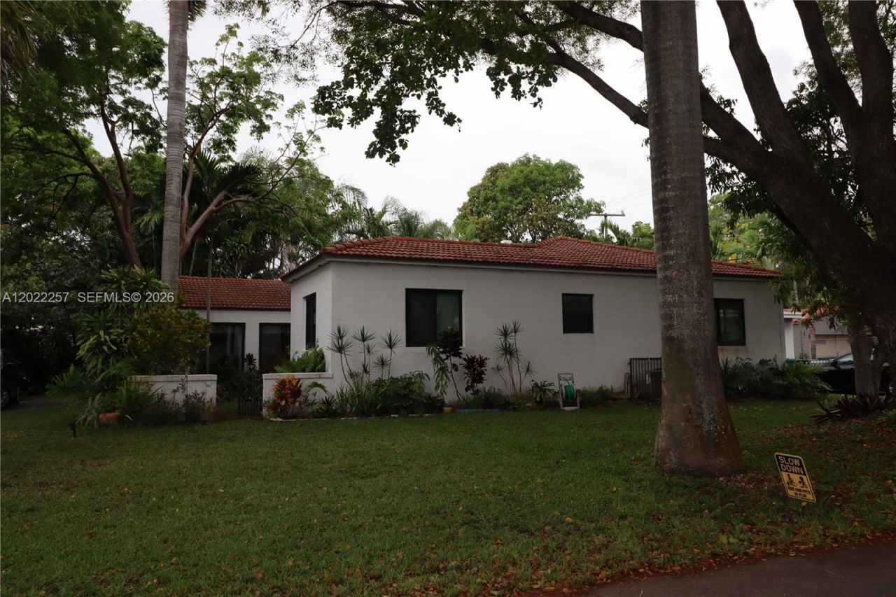 471 NE 53rd St , Miami, FL 33137 Photo
