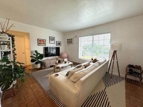 661 SW 11th Street, Unit 23w, Miami, FL 33129