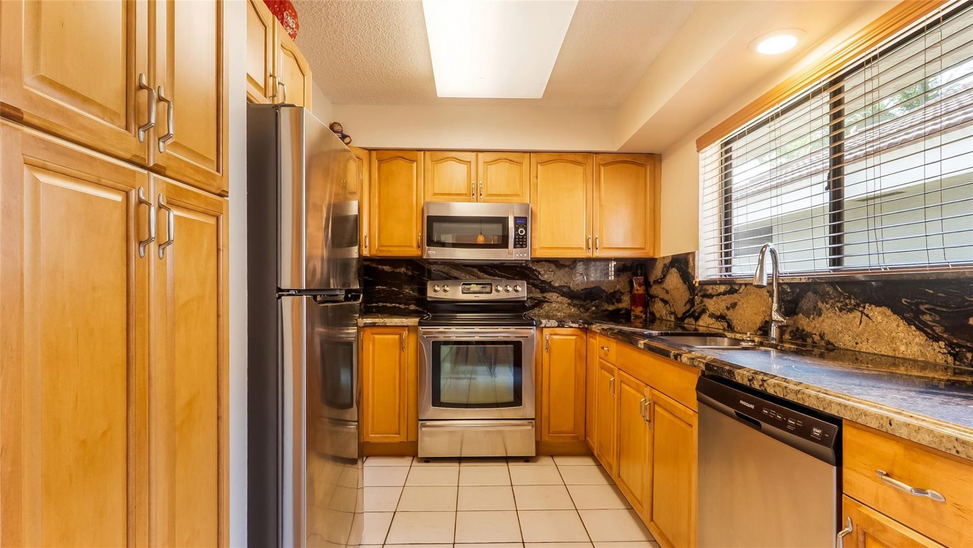 1867 NW 99th Avenue, Plantation, FL 33322 Photo