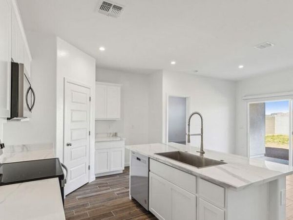 1554 E GLAZIER Drive E, Casa Grande, AZ 85122