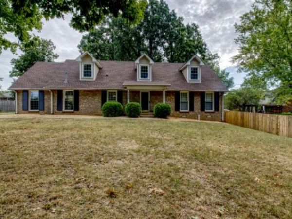 1105 Rosebrook Dr, Clarksville, TN 37042