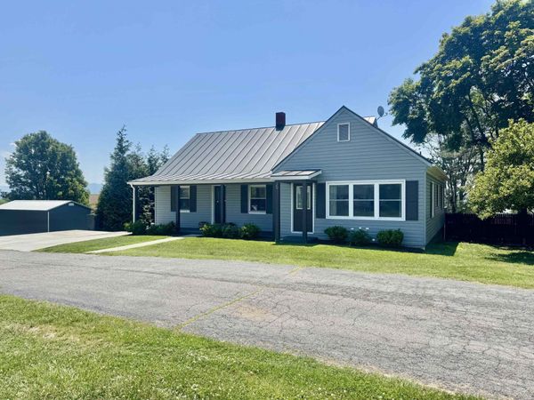 29 MAPLE HILL LN, WEYERS CAVE, VA 24486