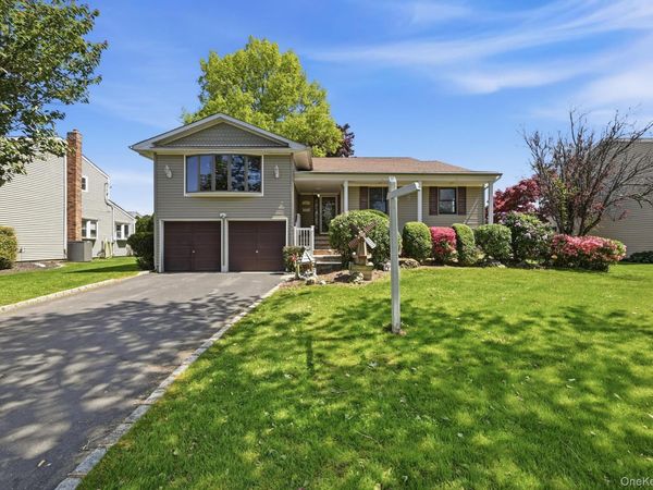 30 Columbine Lane , Kings Park, NY 11754