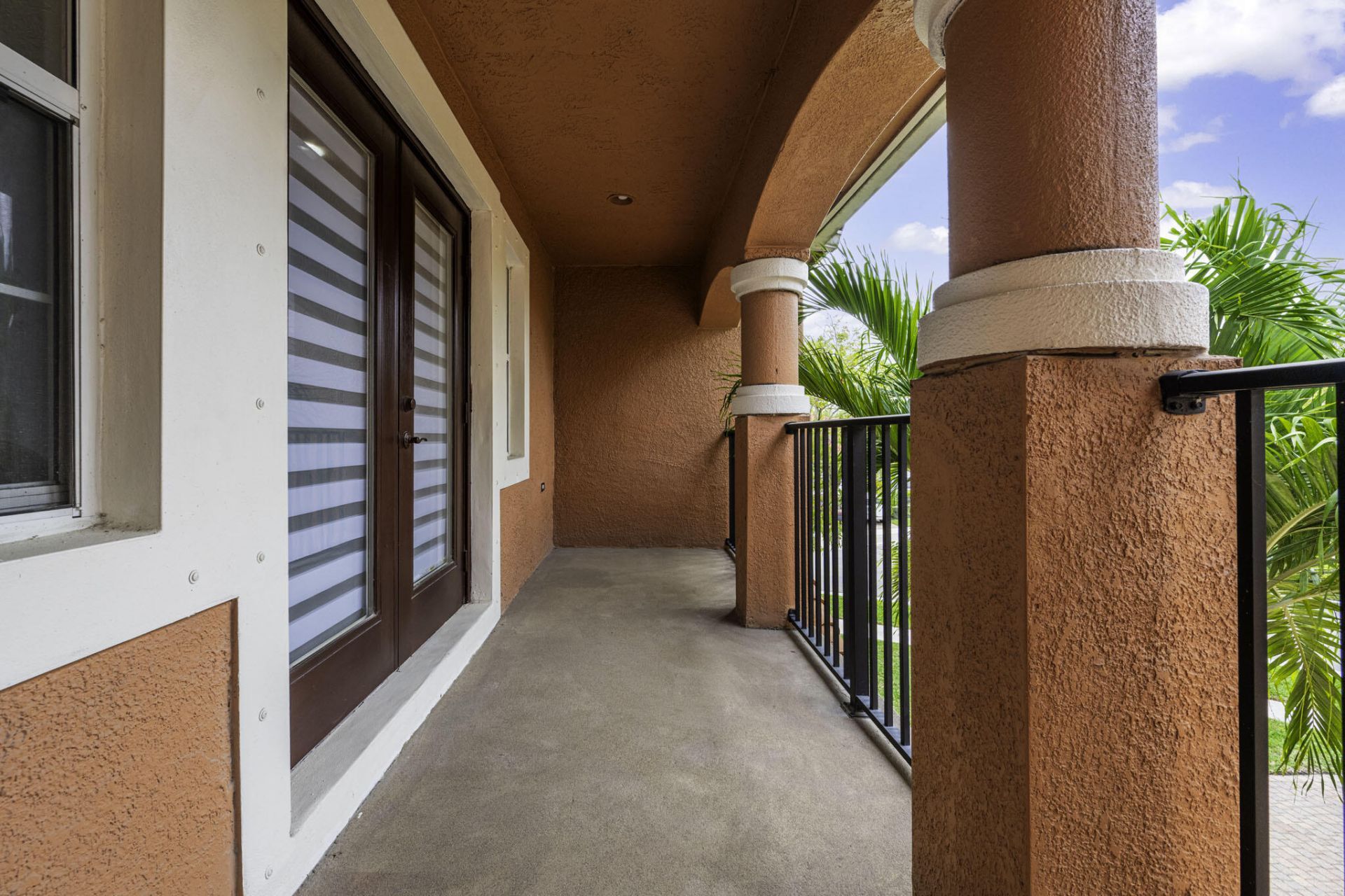 658 Cresta Circle, West Palm Beach, FL 33413 Photo