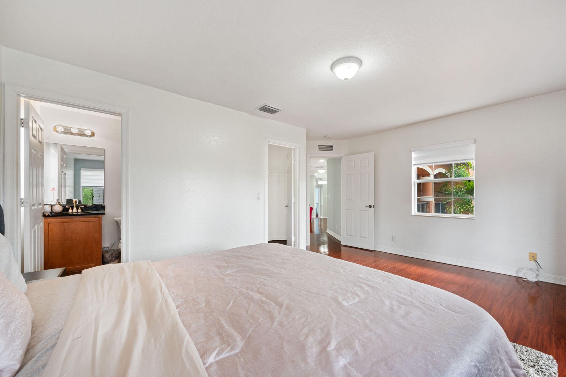 658 Cresta Circle, West Palm Beach, FL 33413 Photo