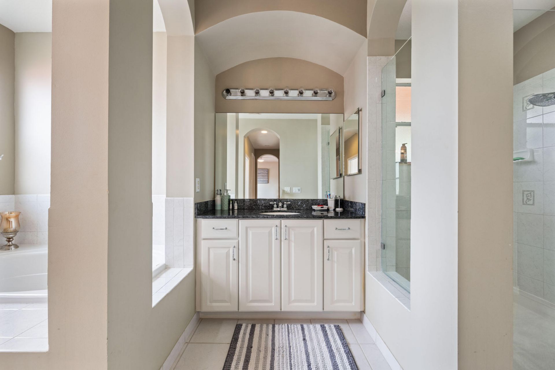 658 Cresta Circle, West Palm Beach, FL 33413 Photo