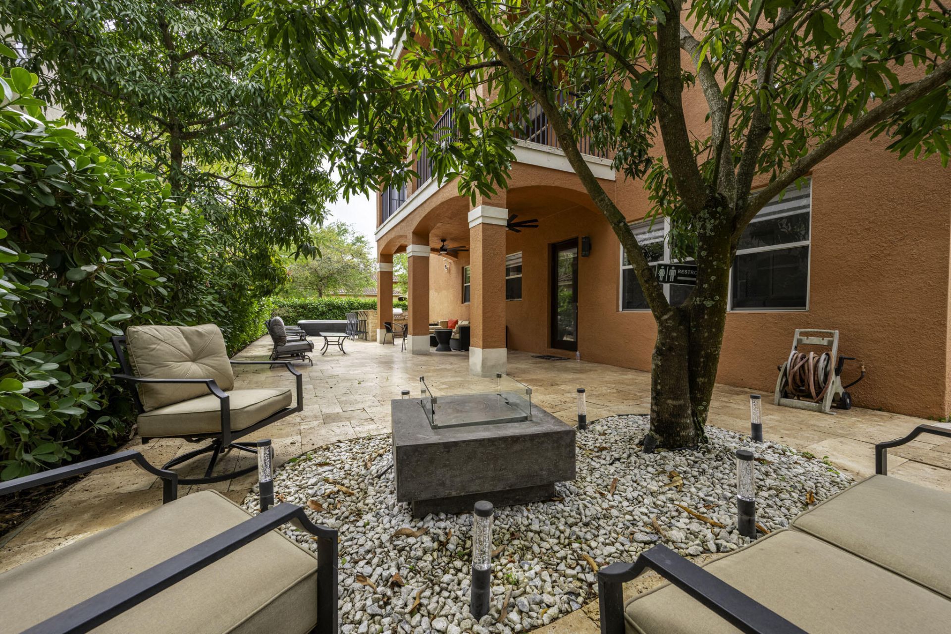 658 Cresta Circle, West Palm Beach, FL 33413 Photo