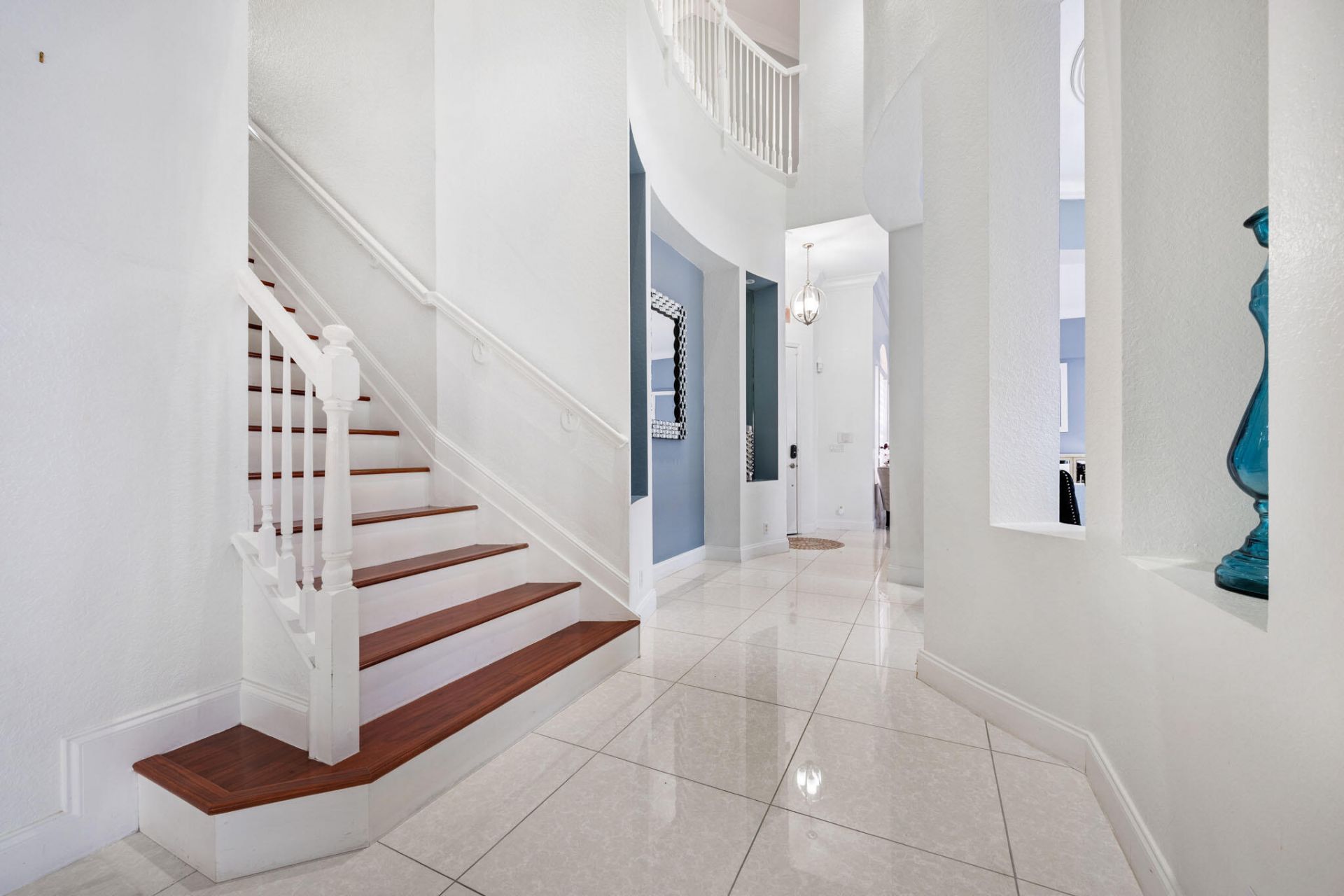 658 Cresta Circle, West Palm Beach, FL 33413 Photo