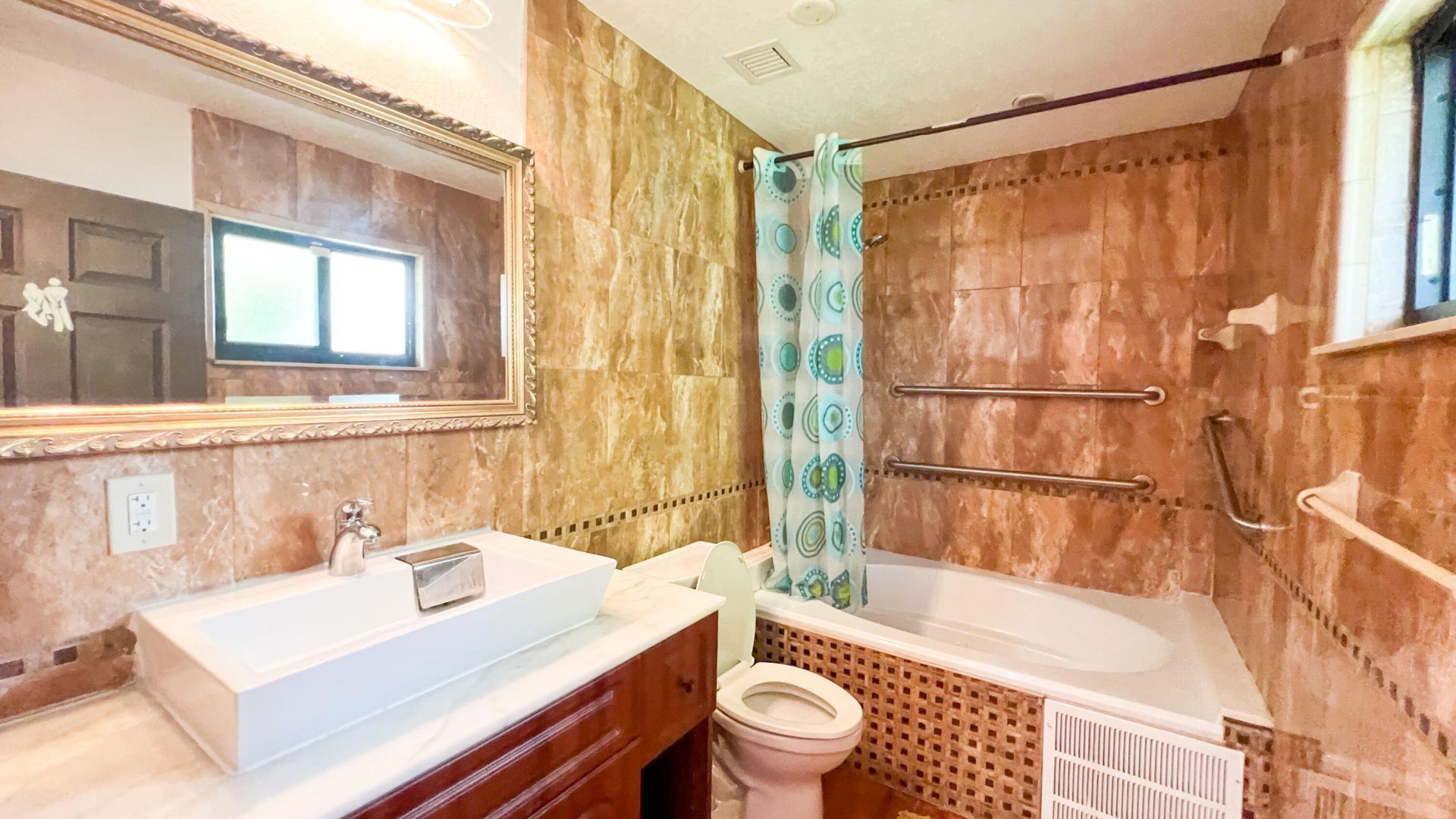 12255 NW Miami Court, North Miami, FL 33168 Photo