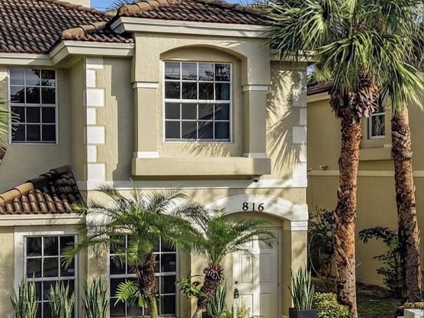816 Summit Lake Drive, West Palm Beach, FL 33406