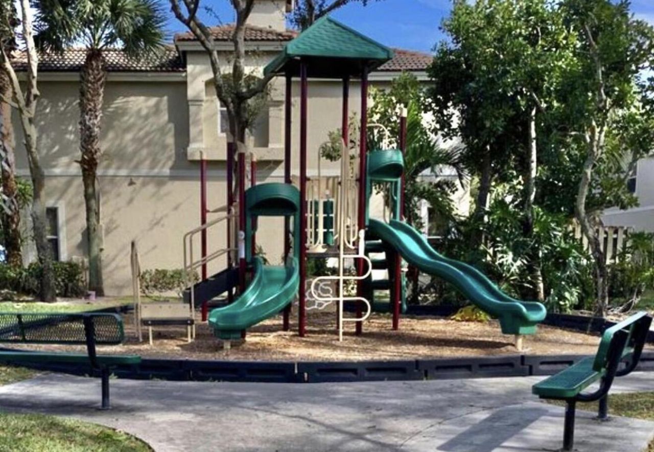 816 Summit Lake Drive, West Palm Beach, FL 33406 Photo