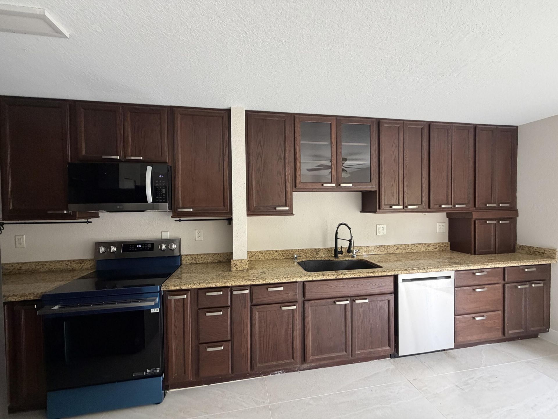 816 Summit Lake Drive, West Palm Beach, FL 33406 Photo