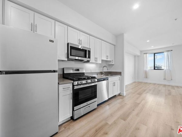 5612 Lexington Avenue, Unit 303, Los Angeles, CA 90038
