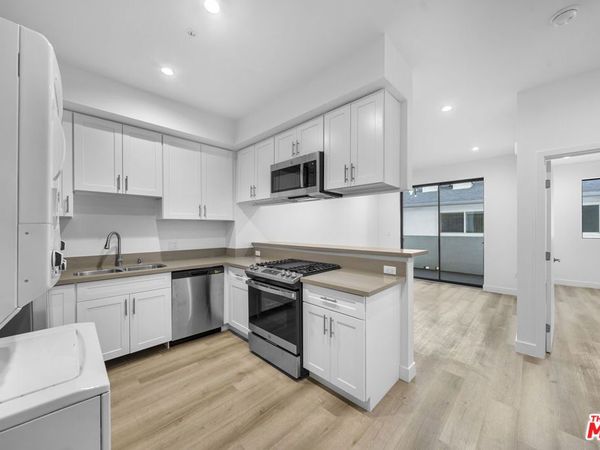 5612 Lexington Avenue, Unit 203, Los Angeles, CA 90038
