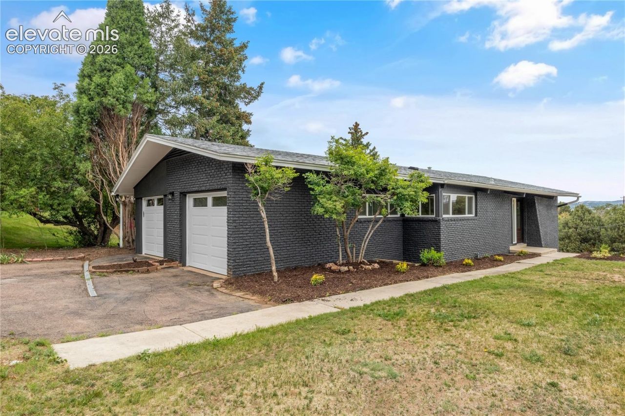 202 Stratmoor Drive, Colorado Springs, CO 80906 Main Photo