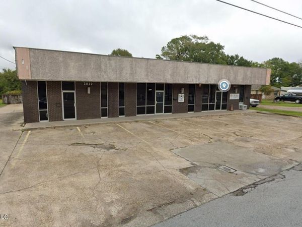 2033 Old Mobile Avenue, Pascagoula, MS 39567